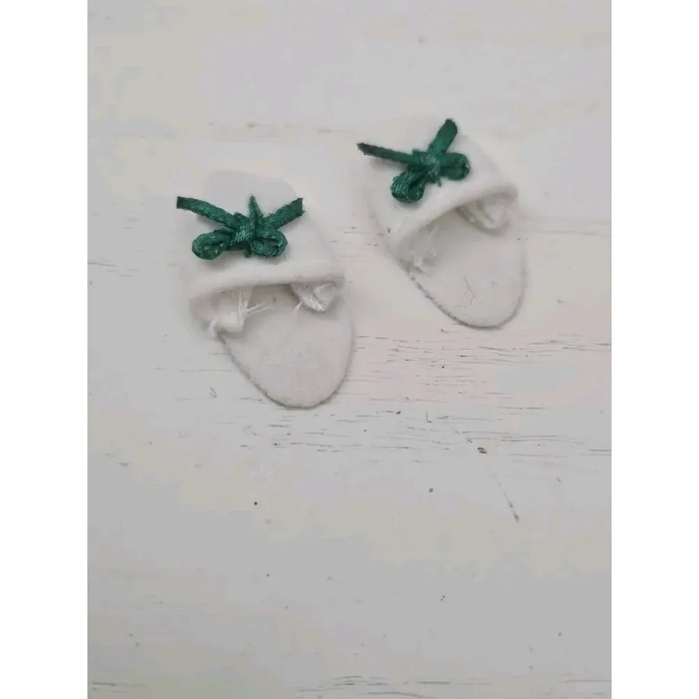 Vintage Barbie White‎ And Green Slippers